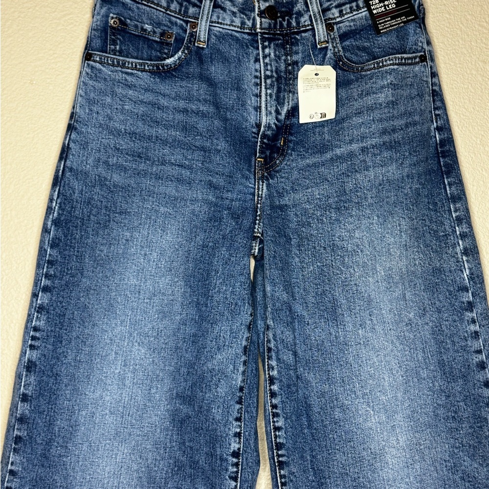 NWT Levi’s 728 High Rise Wide Leg Jeans 29x32 - Picture 4 of 10